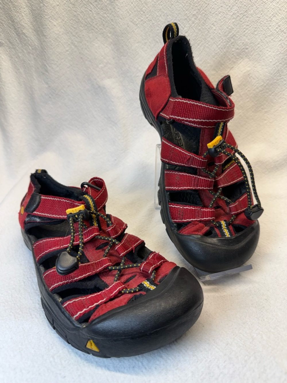 Gorpcore KEEN trail sandals durable H2O hiking & water activities Red Size 5